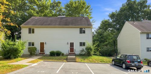 28-28 Larkspur Dr, Cromwell, CT, 06416-1219 | Card Image