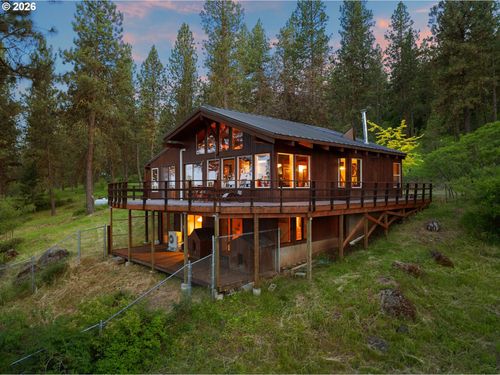 60751 Wood Rd, La Grande, OR, 97850-1375 | Card Image