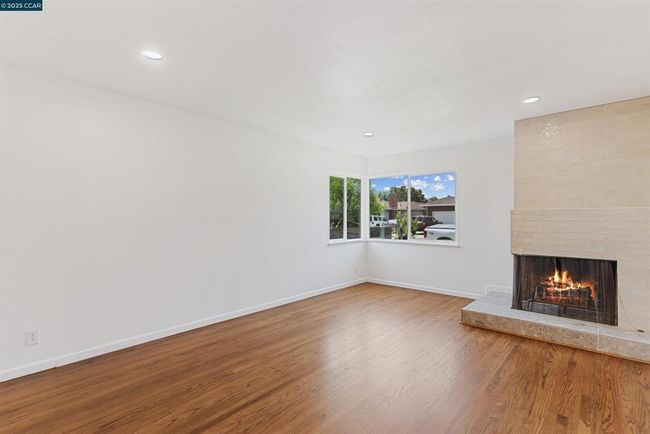 102 W 15 Th St, House other with 3 bedrooms, 2 bathrooms and 2 parking in Antioch CA | Image 5