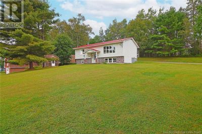 12 Hillsleigh Crt, House other with 4 bedrooms, 2 bathrooms and null parking in Douglas NB | Image 2