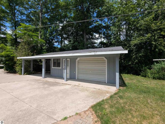 122 N Huron Rd, House other with 3 bedrooms, 2 bathrooms and null parking in Au Gres MI | Image 14