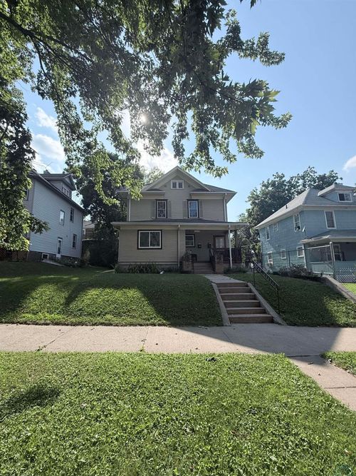 1905 Douglas St, Sioux City, IA, 51104-3822 | Card Image