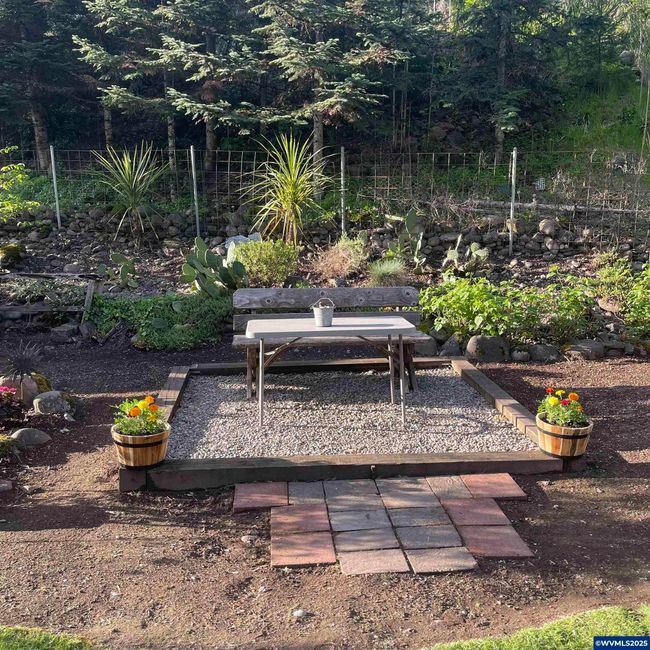 731 Nw Sunset Ct, House other with 3 bedrooms, 2 bathrooms and null parking in Mill City OR | Image 32