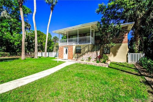 229 Ne 5th St, Crystal River, FL, 34429-4151 | Card Image