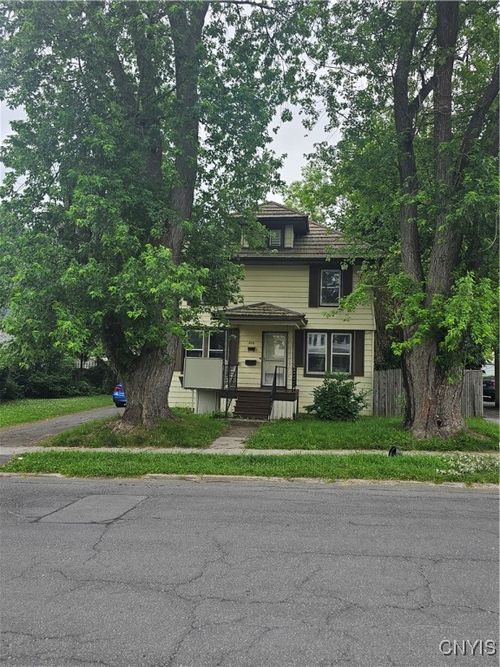 230 N Indiana Ave, Watertown, NY, 13601-3050 | Card Image
