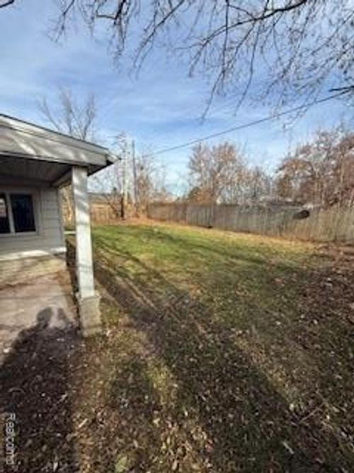 3507 Briarwood Dr, Flint, MI, 48507-1455 | Card Image