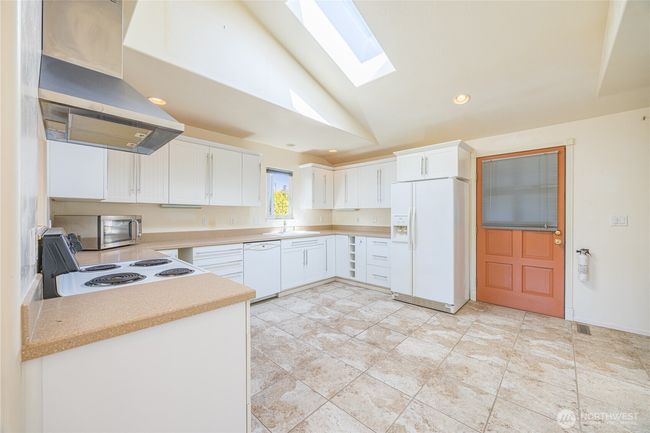 kitchen in main house | Image 10