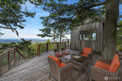 2001 Mount Dallas Rd, Friday Harbor, WA, 98250-8274 | Card Image