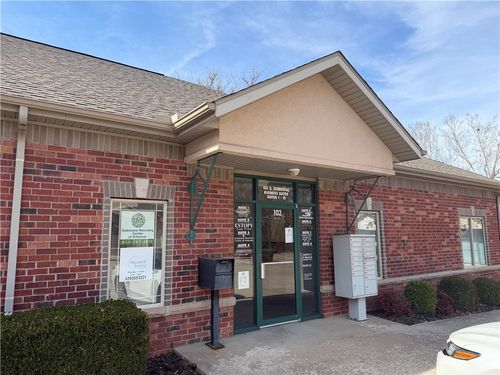 7-10-11-102 E Sunbridge Dr, Fayetteville, AR, 72703-2853 | Card Image