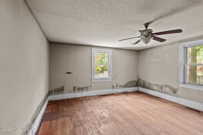 Master Bedroom | Image 18