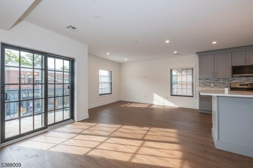 1-44 South St, New Providence, NJ, 07974-1941 | Card Image