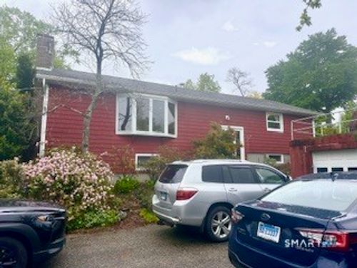 13 Broken Arrow Rd, Hamden, CT, 06518-1001 | Card Image