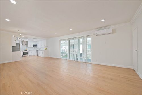 apt-32-6335 Whitsett Ave, Valley Glen, CA, 91606-3188 | Card Image