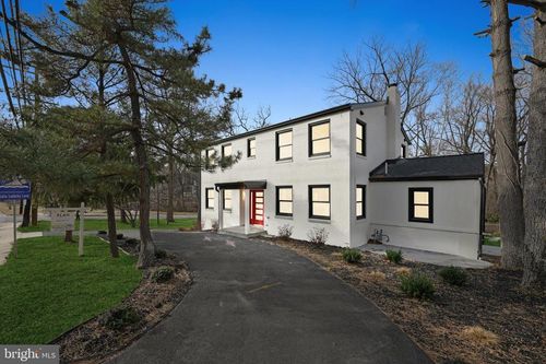 9200 Cedar Ln, BETHESDA, MD, 20814-3933 | Card Image