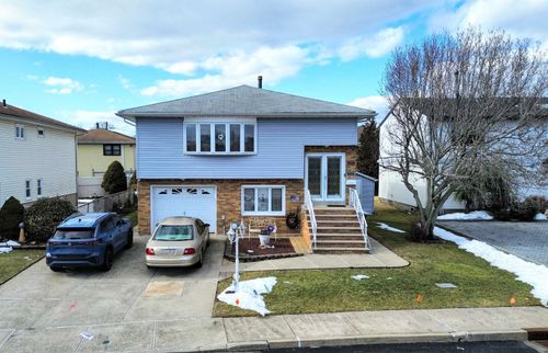 1033 Park Dr, Secaucus, NJ, 07094-4225 | Card Image