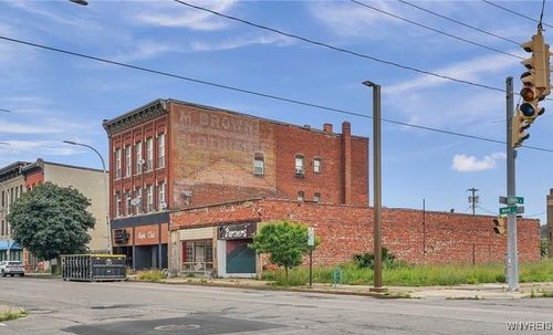 2107 Main St, Niagara Falls, NY, 14305-2617 | Card Image