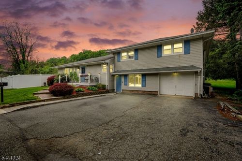 22 Federal Hill Rd, Pompton Lakes, NJ, 07442-2000 | Card Image