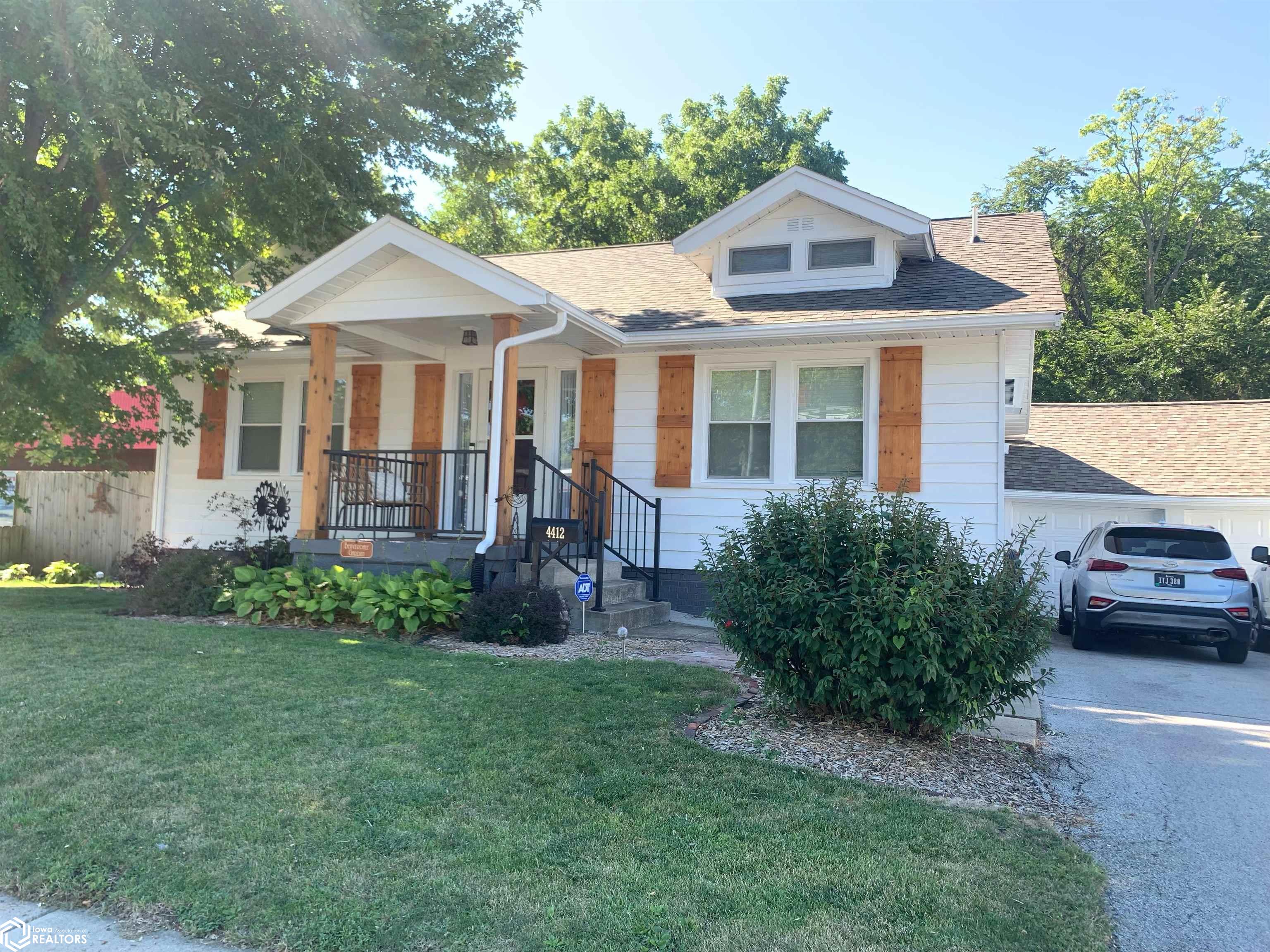 Hickman Rd, Des Moines, IA 50310