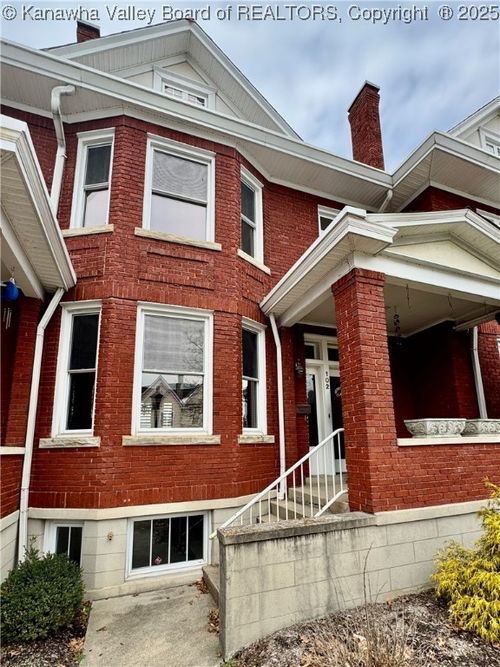 apt-102a-1313 Lee St E, Charleston, WV, 25301-1993 | Card Image
