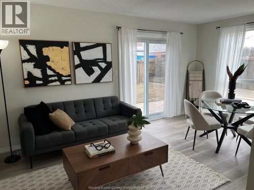 {{alt}} | Card Image