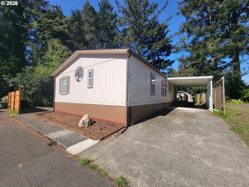 540 Shorepines Ct, Coos Bay, OR, 97420-2937 | Card Image