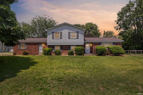 303 N Center St, Boswell, IN, 47921-8516 | Card Image