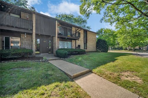 101-16485 Heather Ln, Middleburg Heights, OH, 44130-8343 | Card Image