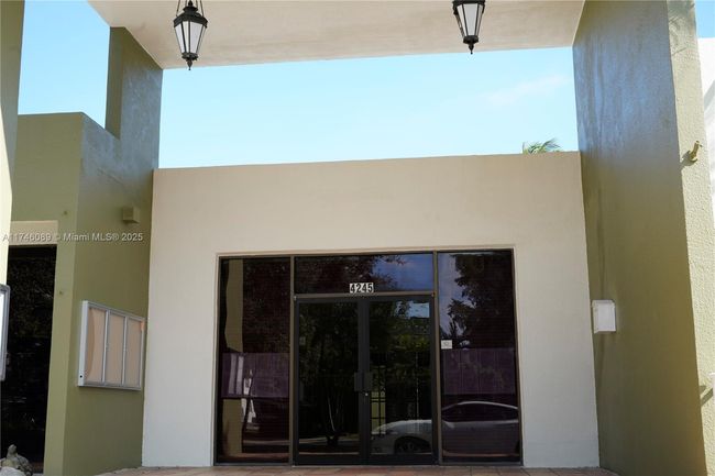 APT-301 - 4215 N University Dr, Condo with 2 bedrooms, 2 bathrooms and null parking in Sunrise FL | Image 29