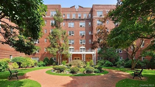 6k-77-15 113th St, Forest Hills, NY, 11375-7132 | Card Image