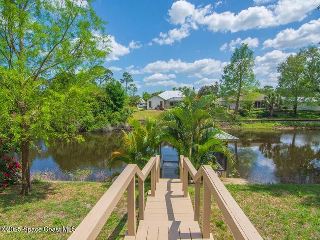 344 Concha Dr, House other with 3 bedrooms, 2 bathrooms and null parking in Sebastian FL | Image 4