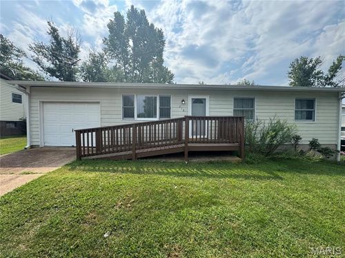 218 Berry Dr, Gray Summit, MO, 63039-1120 | Card Image