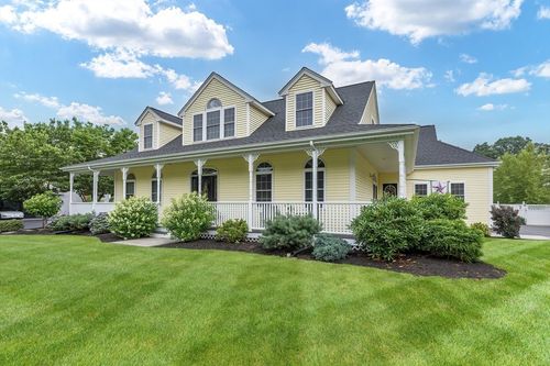 11 Lowe Meadow Ln, North Attleboro, MA, 02760 | Card Image