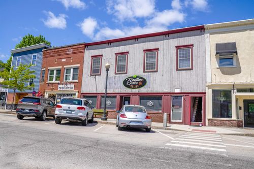 123 Union Sq, Milford, NH, 03055-4231 | Card Image