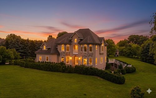 1626 Fox Hollow Lane, Cedarburg, WI, 53012 | Card Image