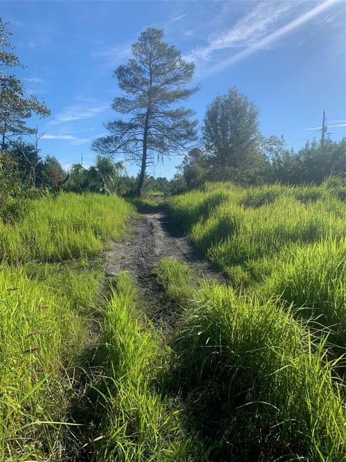 2701 Metro Dr, RUSKIN, FL, 33570-5922 | Card Image