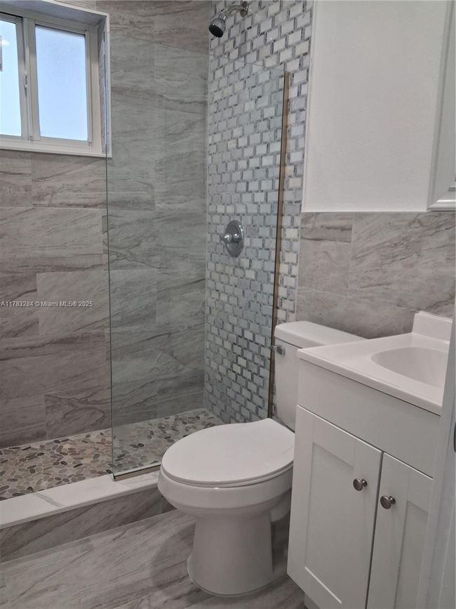 APT-3 - 2155 Sw 72 Nd Ave, Home with 2 bedrooms, 1 bathrooms and null parking in Miami FL | Image 7