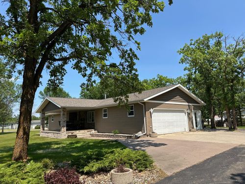 102 Colony Dr S, Karlstad, MN, 56732-4201 | Card Image