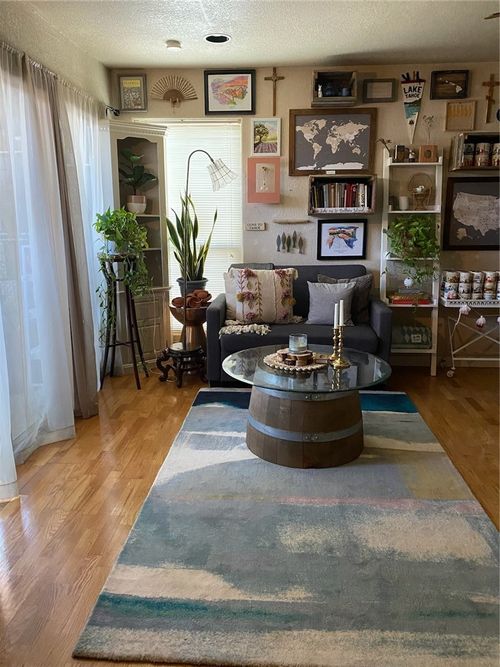 202-112 W 38th St, Austin, TX, 78705-1569 | Card Image