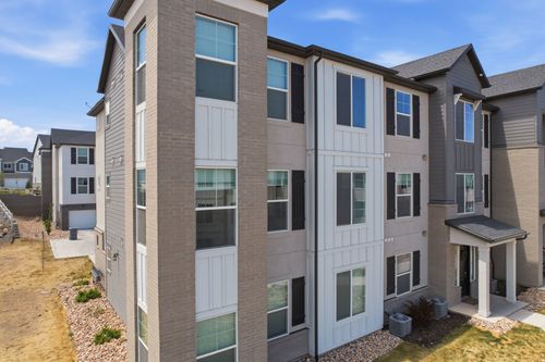 v201-752 N Favreau Ln, Saratoga Springs, UT, 84045-5758 | Card Image