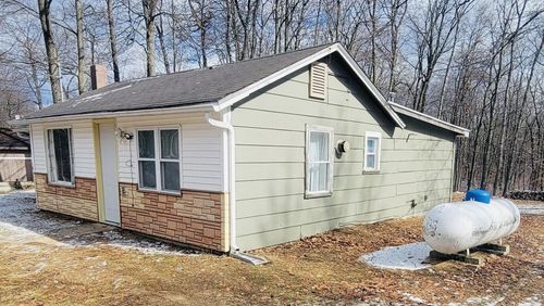 8090 Fir Mac Rd, Harrison, MI, 48625-8642 | Card Image