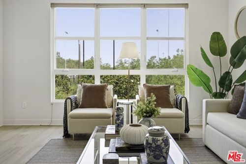 23-2700 E Chaucer St, Los Angeles, CA, 90065-1846 | Card Image
