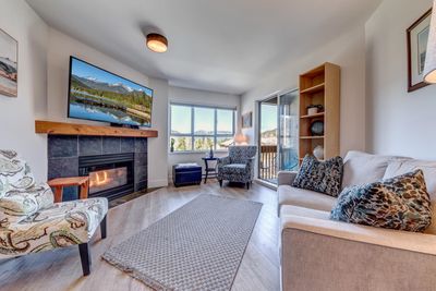 352 - 4340 Lorimer Rd, Condo with 1 bedrooms, 1 bathrooms and 1 parking in Whistler BC | Image 1