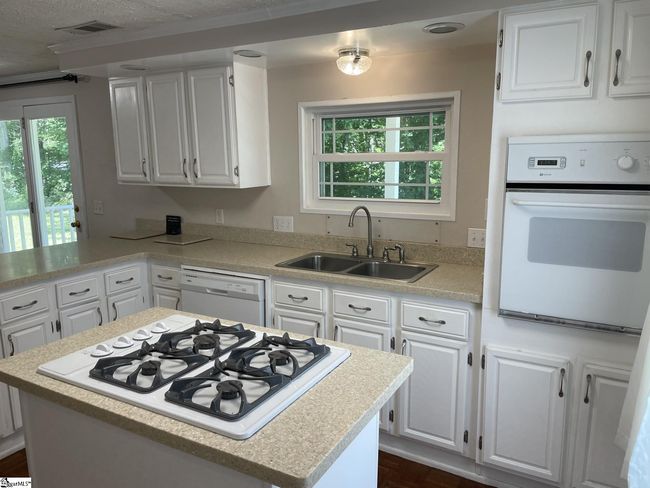 722 Cypress Point Dr, Home with 4 bedrooms, 3 bathrooms and 3 parking in Chappells SC | Image 12
