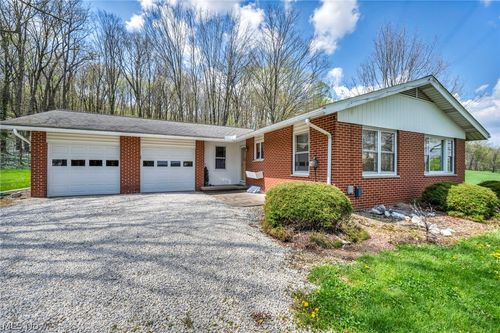 9400 Mennonite Road, Wadsworth, OH, 44281 | Card Image