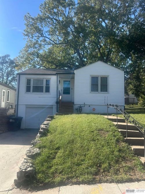 3342 N 41st St, Omaha, NE, 68111-3056 | Card Image