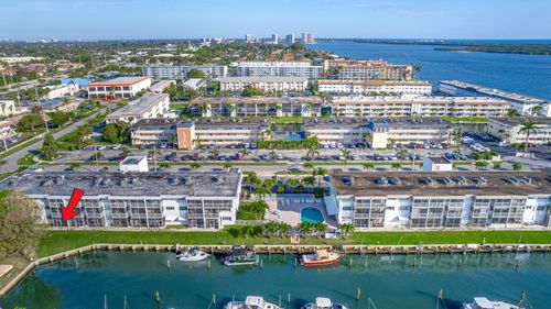 108-130 Doolen Ct, North Palm Beach, FL, 33408-5711 | Card Image