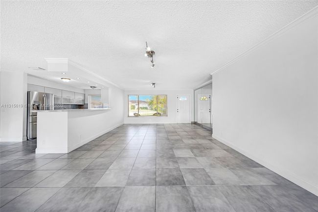 2632 Se 10 Th Ct, House other with 3 bedrooms, 2 bathrooms and null parking in Pompano Beach FL | Image 6