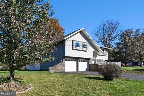 627 Hope Avenue, Orwigsburg, PA, 17961 | Card Image