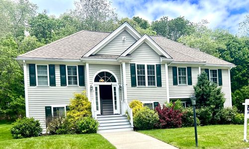 7 Fairway Dr, Amesbury, MA, 01913-3228 | Card Image