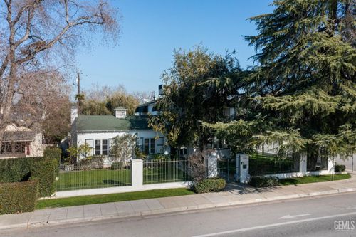2600 21st St, Bakersfield, CA, 93301-3337 | Card Image